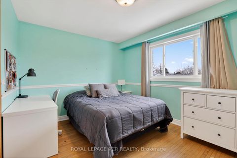 Photo 16 at 47 Navaho Drive, Pleasant View, Toronto