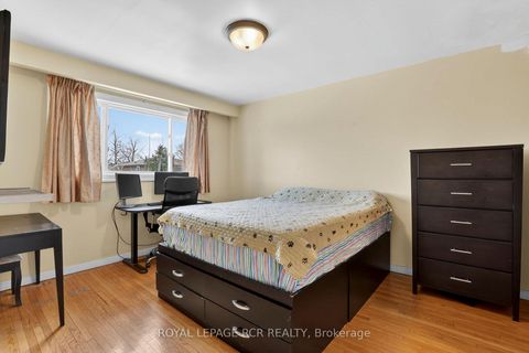 Photo 17 at 47 Navaho Drive, Pleasant View, Toronto