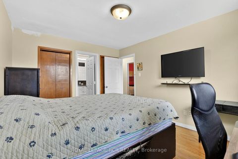 Photo 18 at 47 Navaho Drive, Pleasant View, Toronto