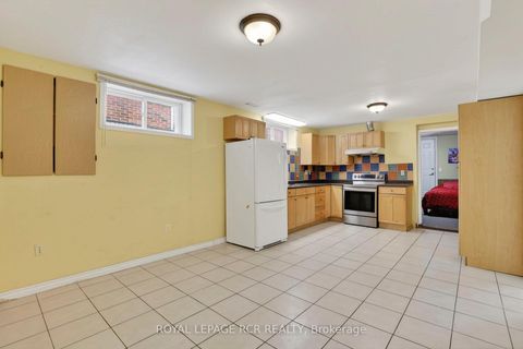 Photo 23 at 47 Navaho Drive, Pleasant View, Toronto