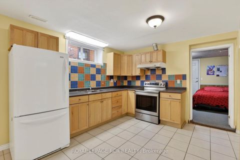 Photo 25 at 47 Navaho Drive, Pleasant View, Toronto