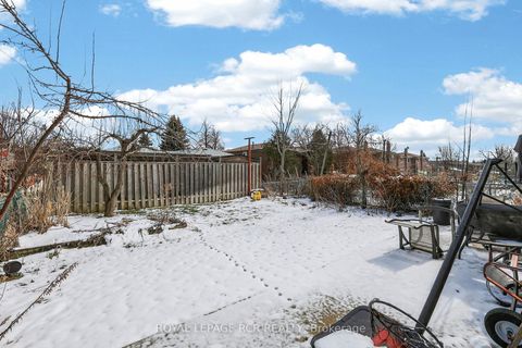 Photo 32 at 47 Navaho Drive, Pleasant View, Toronto