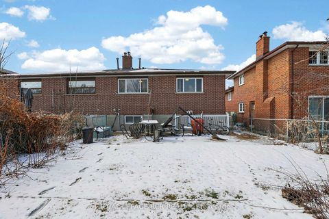 Photo 34 at 47 Navaho Drive, Pleasant View, Toronto