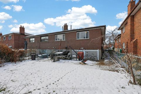 Photo 35 at 47 Navaho Drive, Pleasant View, Toronto