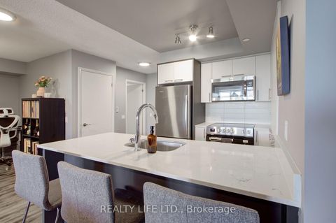 Photo 7 at 1003 - 5 Valhalla Inn Road, City Centre West, Toronto