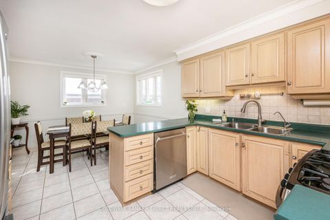 Photo 11 at 72 Mayall Avenue, CFB, Toronto