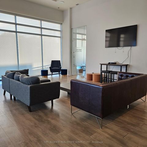 Photo 2 at 512 - 2522 Keele Street, Maple Leaf, Toronto