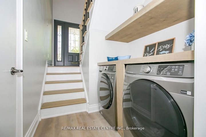 Photo 7 at 6978 Estoril Road, Meadowvale, Mississauga