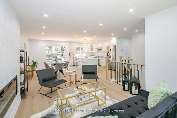 Photo 9 at 6978 Estoril Road, Meadowvale, Mississauga