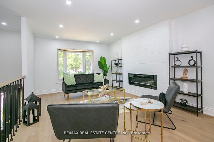 Photo 15 at 6978 Estoril Road, Meadowvale, Mississauga