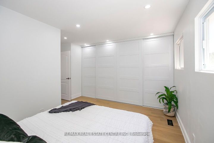 Photo 21 at 6978 Estoril Road, Meadowvale, Mississauga