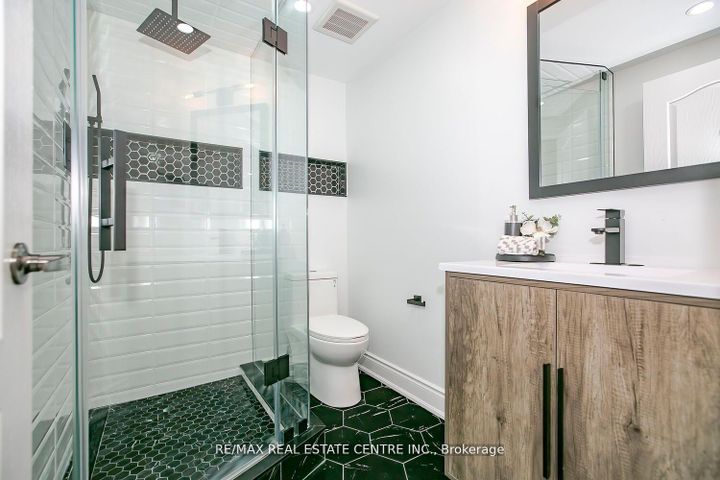 Photo 22 at 6978 Estoril Road, Meadowvale, Mississauga