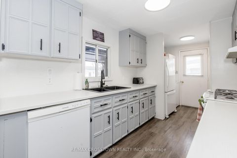 Photo 9 at 3 Fairbirch Court, Rural Innisfil, Innisfil