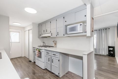 Photo 11 at 3 Fairbirch Court, Rural Innisfil, Innisfil