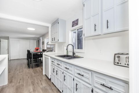 Photo 13 at 3 Fairbirch Court, Rural Innisfil, Innisfil