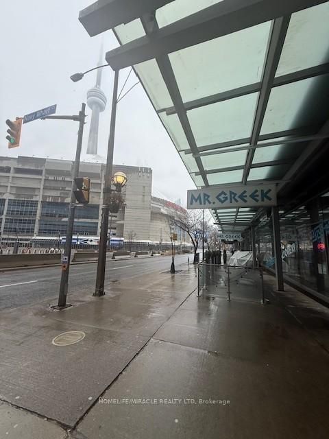 Photo 4 at 333 Bremner Boulevard, Waterfront Communities C1, Toronto