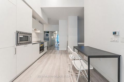 Photo 4 at 606 - 238 Simcoe Street, Chinatown, Toronto