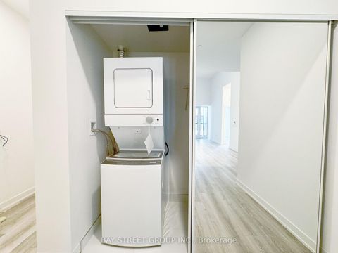 Photo 9 at 606 - 238 Simcoe Street, Chinatown, Toronto