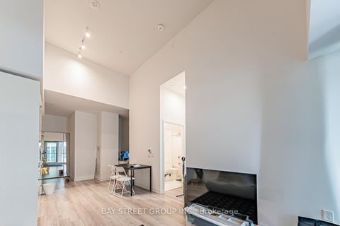 Photo 10 at 606 - 238 Simcoe Street, Chinatown, Toronto
