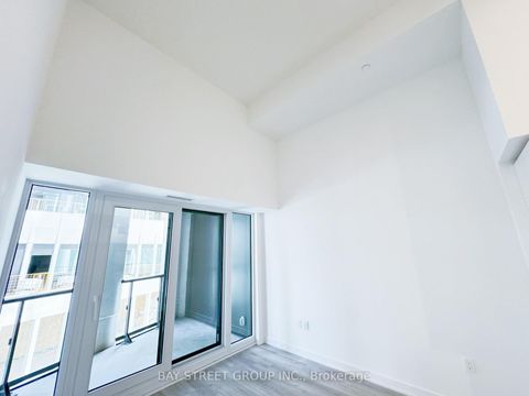 Photo 12 at 606 - 238 Simcoe Street, Chinatown, Toronto