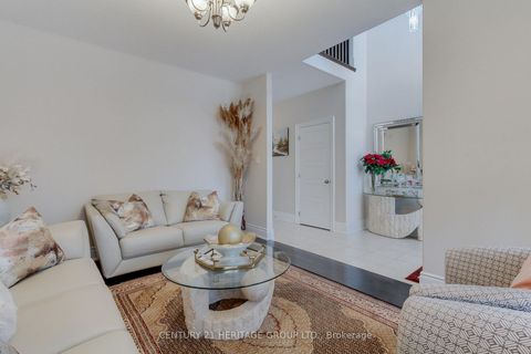 Photo 4 at 16 Tim Jacobs Drive, Keswick South, Georgina