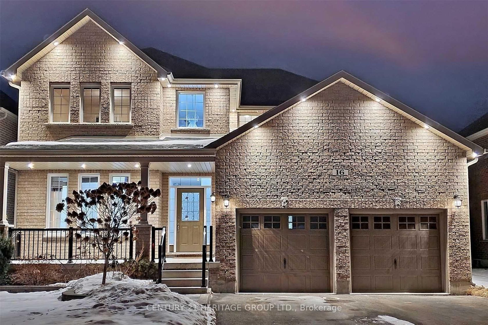 16 Tim Jacobs Drive, Keswick South, Georgina photo number 2