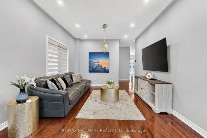 Photo 7 at 77 Maurier Boulevard, Patterson, Vaughan