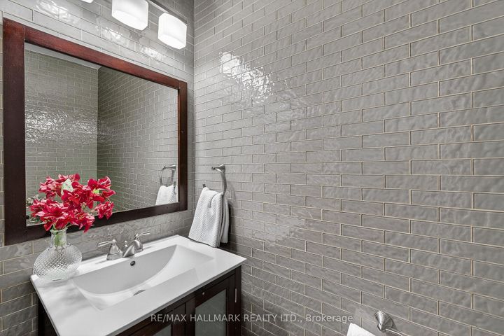 Photo 20 at 77 Maurier Boulevard, Patterson, Vaughan