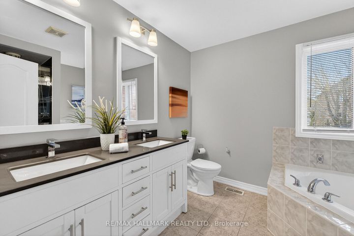 Photo 24 at 77 Maurier Boulevard, Patterson, Vaughan