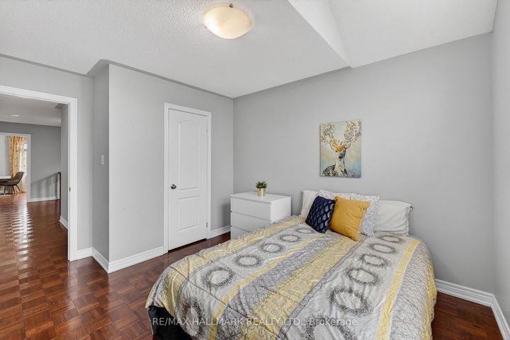Photo 33 at 77 Maurier Boulevard, Patterson, Vaughan