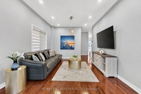 Photo 7 at 77 Maurier Boulevard, Patterson, Vaughan