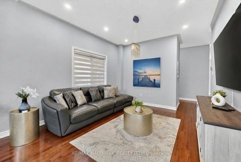 Photo 8 at 77 Maurier Boulevard, Patterson, Vaughan