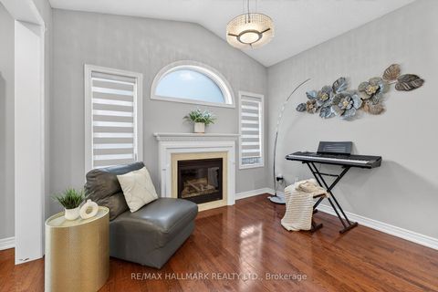 Photo 9 at 77 Maurier Boulevard, Patterson, Vaughan