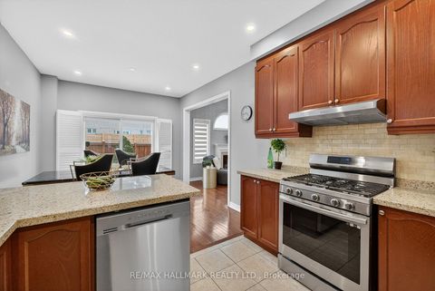 Photo 17 at 77 Maurier Boulevard, Patterson, Vaughan