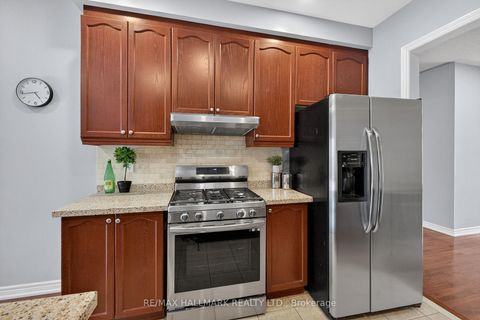 Photo 18 at 77 Maurier Boulevard, Patterson, Vaughan