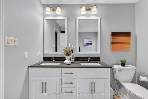 Photo 25 at 77 Maurier Boulevard, Patterson, Vaughan