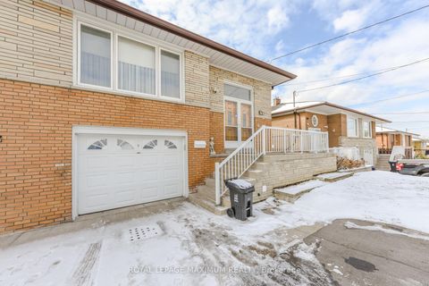 Photo 5 at 47 Fallingdale Crescent, York University Heights, Toronto