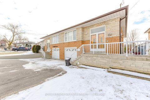 Photo 6 at 47 Fallingdale Crescent, York University Heights, Toronto