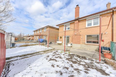 Photo 11 at 47 Fallingdale Crescent, York University Heights, Toronto