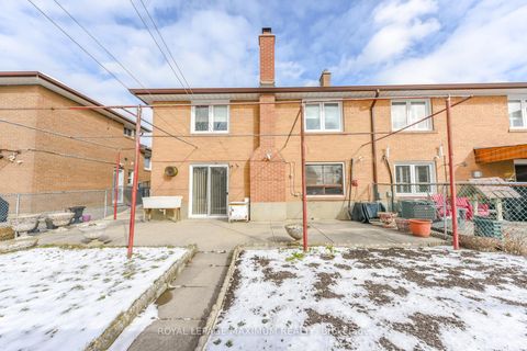 Photo 12 at 47 Fallingdale Crescent, York University Heights, Toronto