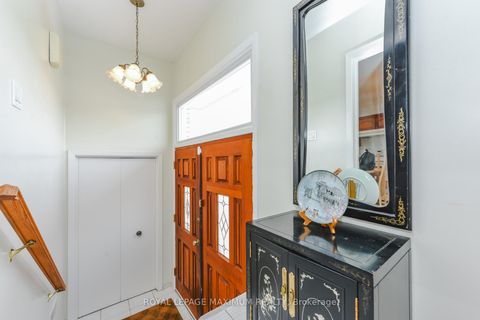 Photo 14 at 47 Fallingdale Crescent, York University Heights, Toronto