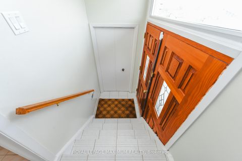 Photo 15 at 47 Fallingdale Crescent, York University Heights, Toronto