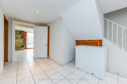 Photo 40 at 47 Fallingdale Crescent, York University Heights, Toronto