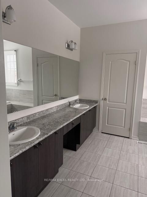 Photo 8 at 2489 Bandsman Crescent W, Windfields, Oshawa