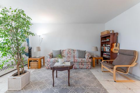 Photo 4 at 209 - 5 Frith Road, Jane Heights, Toronto