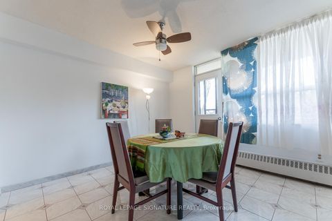 Photo 7 at 209 - 5 Frith Road, Jane Heights, Toronto