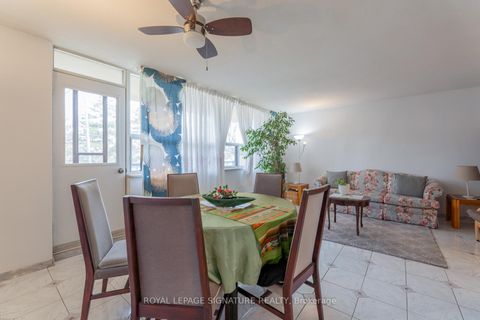 Photo 10 at 209 - 5 Frith Road, Jane Heights, Toronto