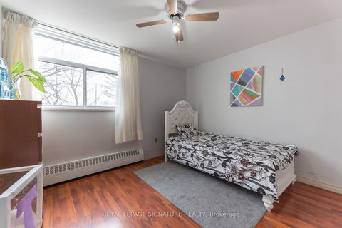 Photo 17 at 209 - 5 Frith Road, Jane Heights, Toronto