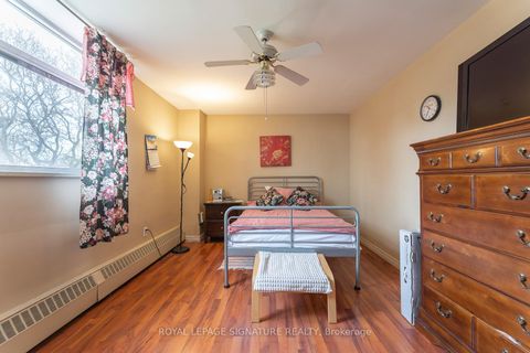 Photo 21 at 209 - 5 Frith Road, Jane Heights, Toronto