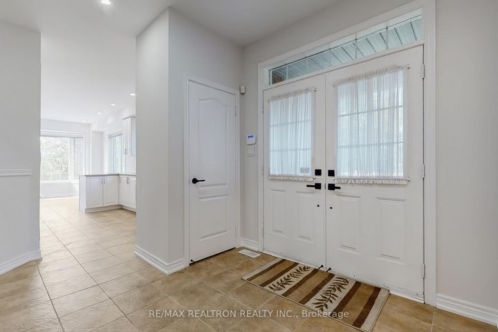 Photo 19 at 86 - 8 Townwood Drive, Jefferson, Richmond Hill